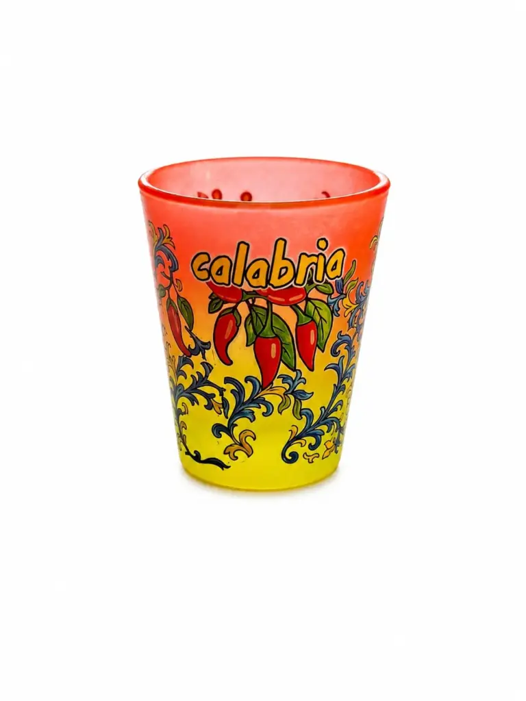 Bicchierino vetro satinato sfumato arancio giallo con scritta Calabria e peperoncini rossi decorativi
