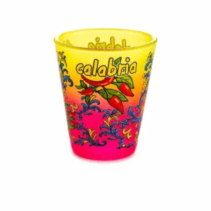 Bicchierino shot vetro satinato sfumato giallo fucsia con peperoncini rossi e scritta Calabria