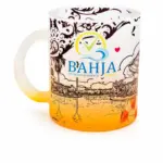 Mug bahja vetro satinato arancione con decorazioni floreali bordeaux e paesaggio costiero con palme