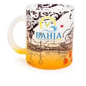 Mug bahja vetro satinato arancione con decorazioni floreali bordeaux e paesaggio costiero con palme