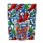 Bicchierino vetro satinato con peperoncini rossi e decorazione blu gialla stile maiolica Calabria