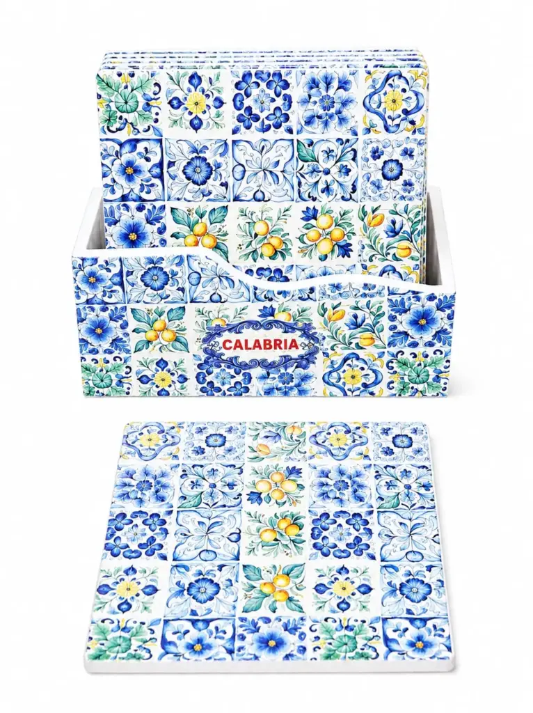 Sottobicchieri ceramica decorati con rosoni maiolica blu cobalto azzurro giallo limone scritta Calabria