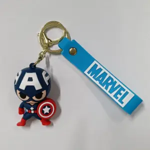 Portachiavi Marvel Capitan America figura chibi con scudo e tag azzurro logo MARVEL