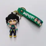 Portachiavi gomma personaggio Zoe K-Pop Demon Hunters outfit verde acqua tag KPOP