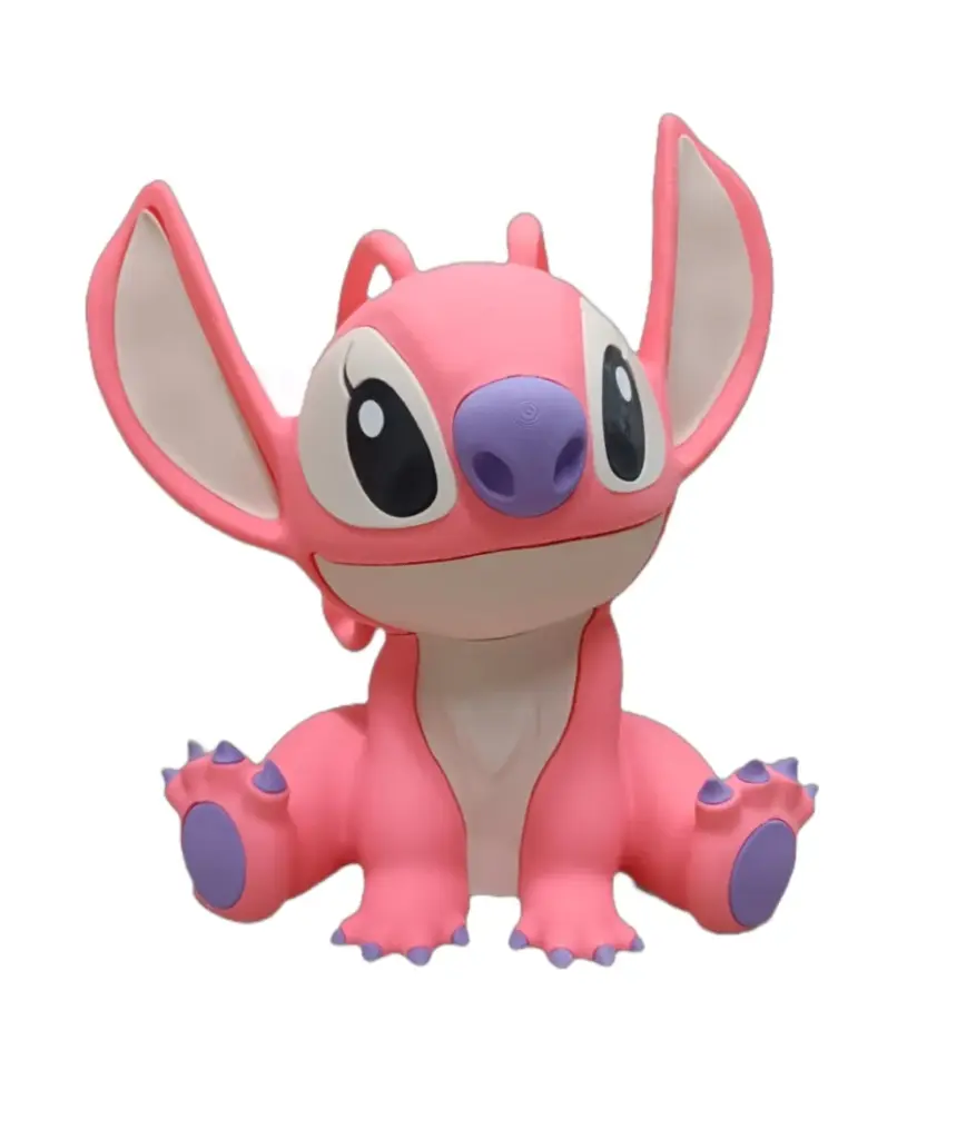 Statuetta stampa 3D Stitch rosa corallo seduto con orecchie appuntite e zampe viola