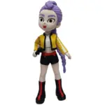 Statuetta stampa 3D personaggio femminile capelli viola giacca gialla stivali neri