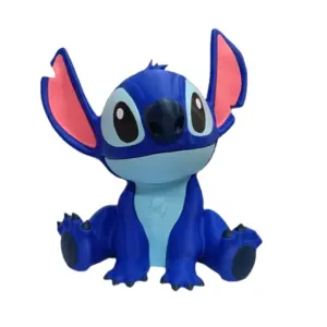 Statuetta stampa 3D Stitch blu seduto con orecchie rosa e pancia celeste in PLA lucido
