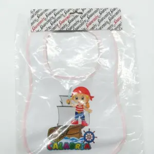 Bavetta neonato bianca con bordino rosa, piratessa bionda con bandana rossa e spada, scrigno del tesoro, timone, scritta CALABRIA multicolore