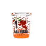 Bicchierino da liquore in vetro, base arancione, scritta I Love Calabria con cuori rossi e motivo a rete, peperoncini decorativi