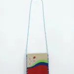 Borsa tracolla tessuto beige e rosso, margherite bianche e coccinella rossa, tracolla azzurra intrecciata