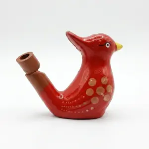 Fischietto ad acqua ceramica uccellino rosso lucido con pois beige, becco giallo, occhio dipinto e beccuccio laterale in terracotta