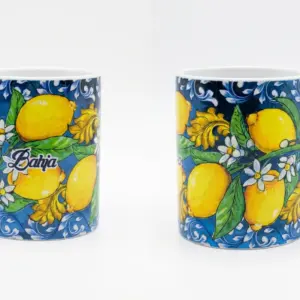 Tazza ceramica bianca decorata limoni gialli zagara fondo blu ornamentale scritta Bahja personalizzabile