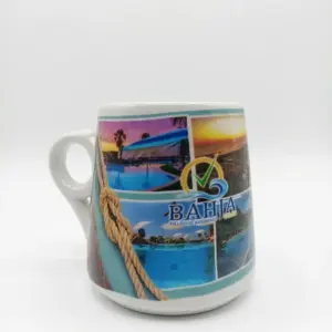 Tazza ceramica bianca con collage fotografico Bahja Villaggio Residence, piscine turchesi e palme