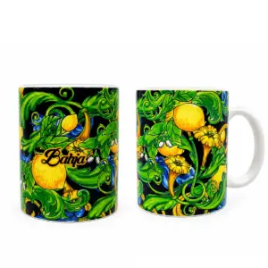 Due tazze ceramica fondo nero con decorazione barocca verde, limoni gialli, fiori arancio, tocchi blu e scritta Bahja in corsivo